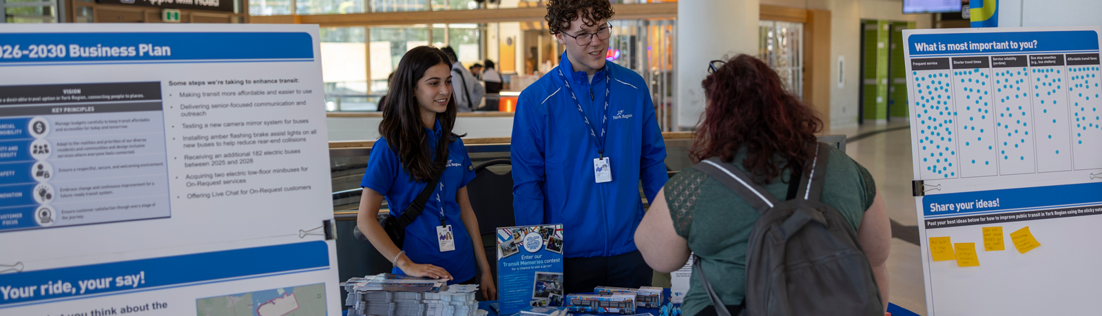 yrt staff speaking with transit riders